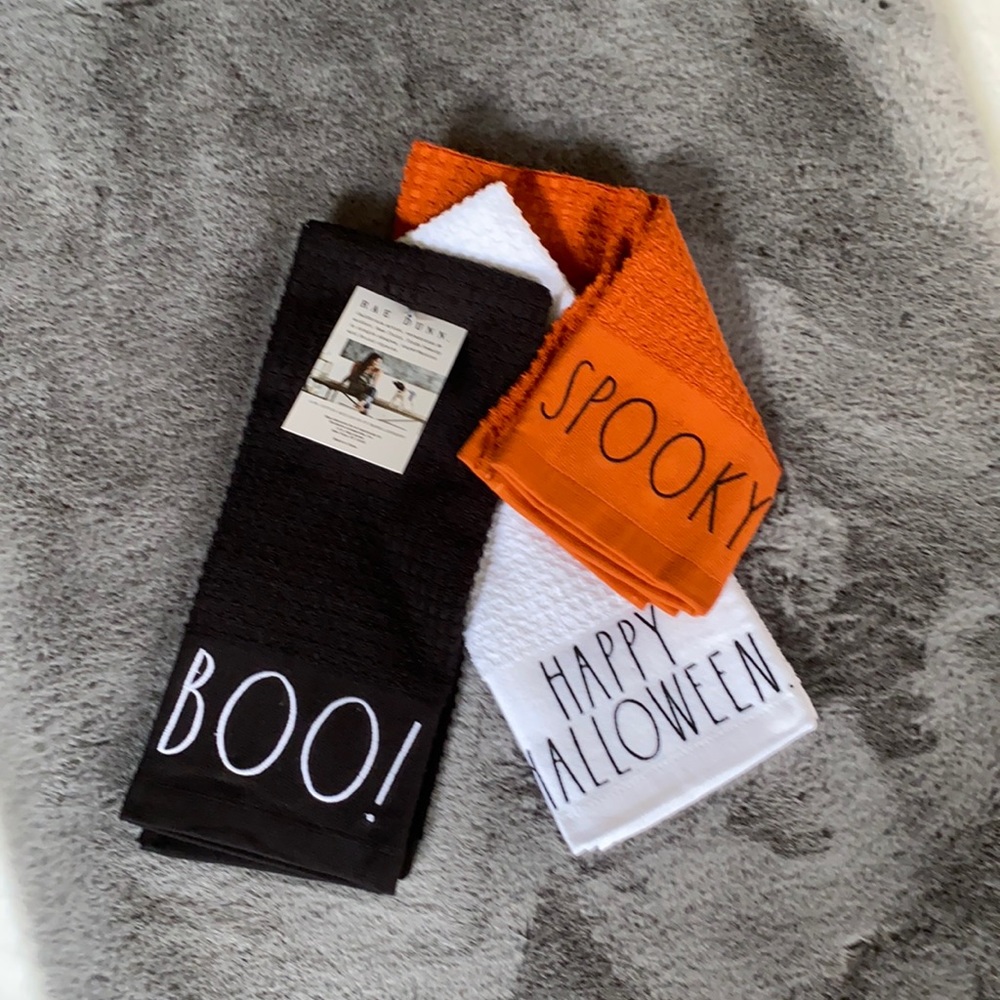 NWT Rae Dunn Halloween kitchen towels